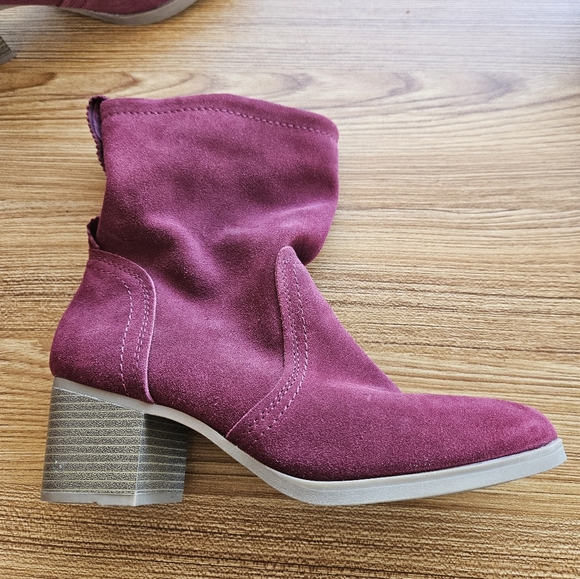 White Mountain Genuine Leather burgundy purple heeled boots Size 10 - Picture 6 of 11